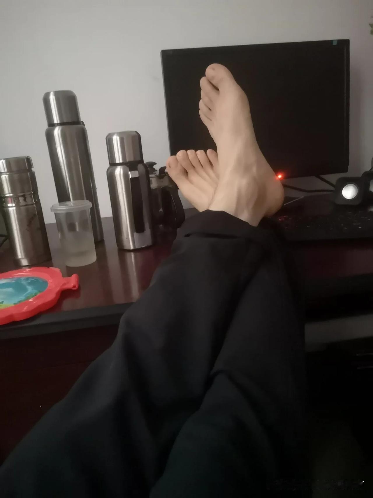 刚出一两天太阳，又开始下雨了！服了！
天天阴沉有雨