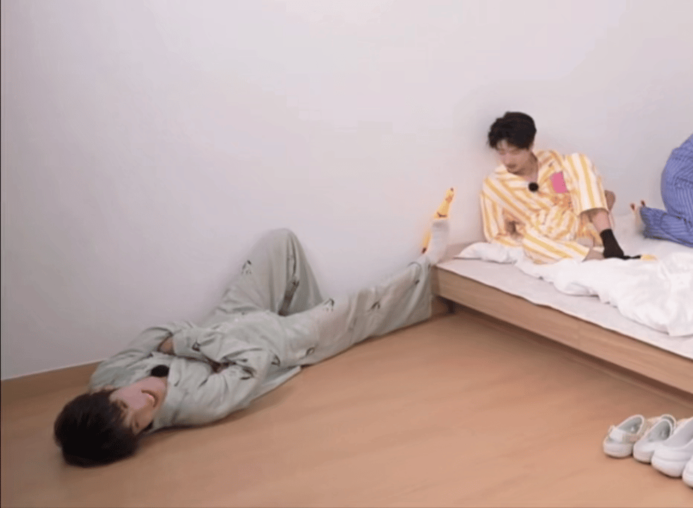 这位更是。。 
