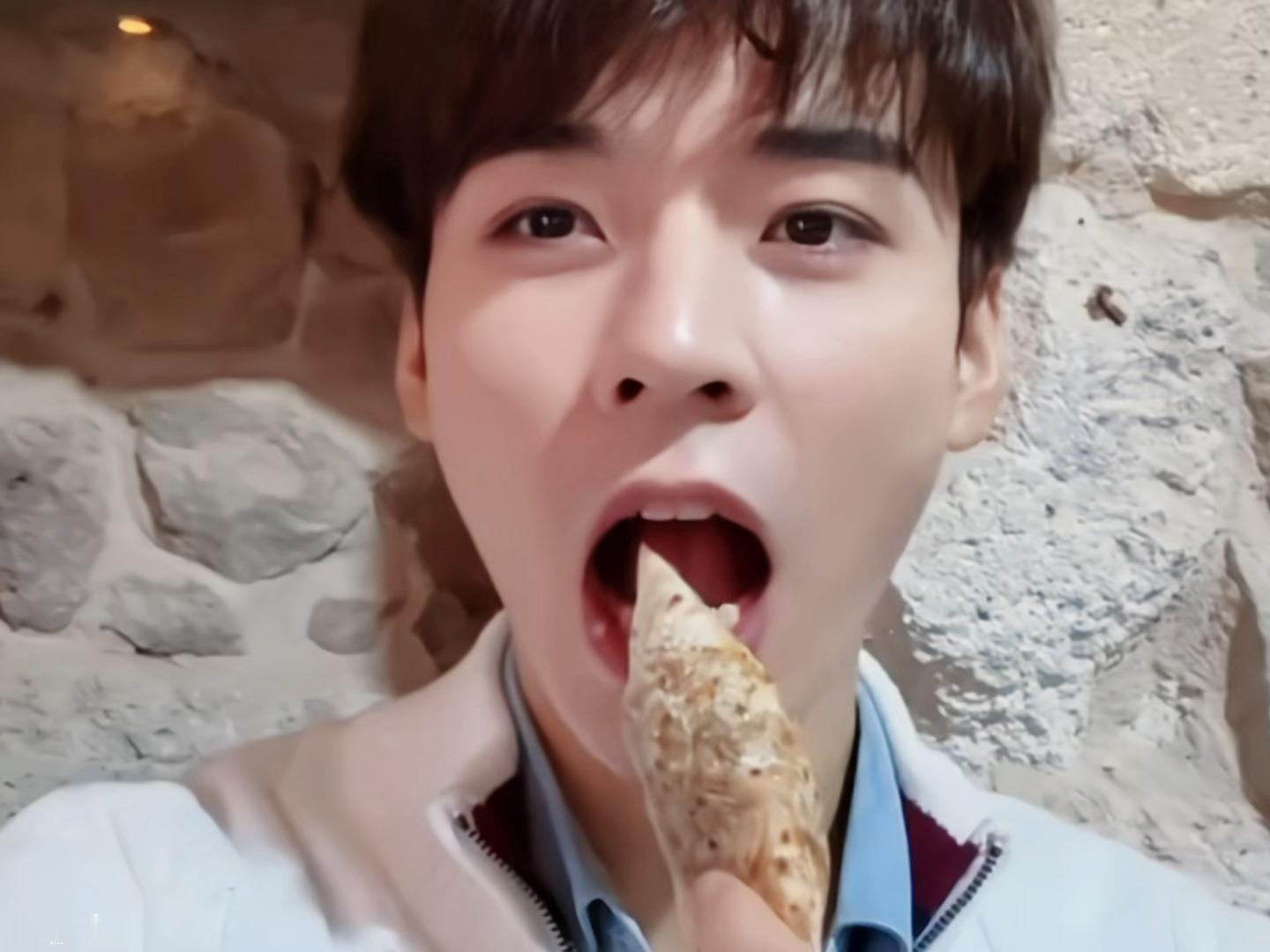 这不就是事事报备的男朋友🫰🏻💕感觉和龚俊暧昧上了 