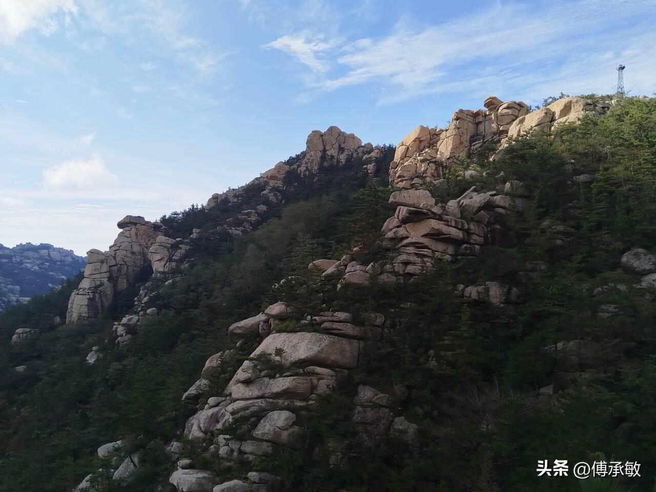青岛 山东 冒雨登崂山，醉揽山海与道韵

       青岛崂山的美，早已久闻大