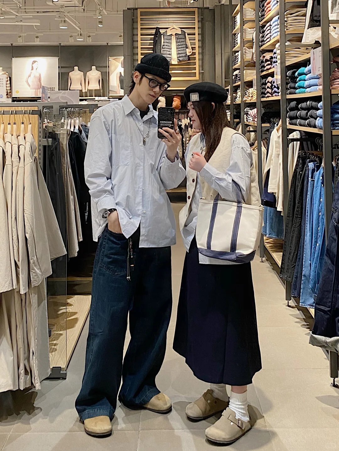 入秋藏青色情侣ootd