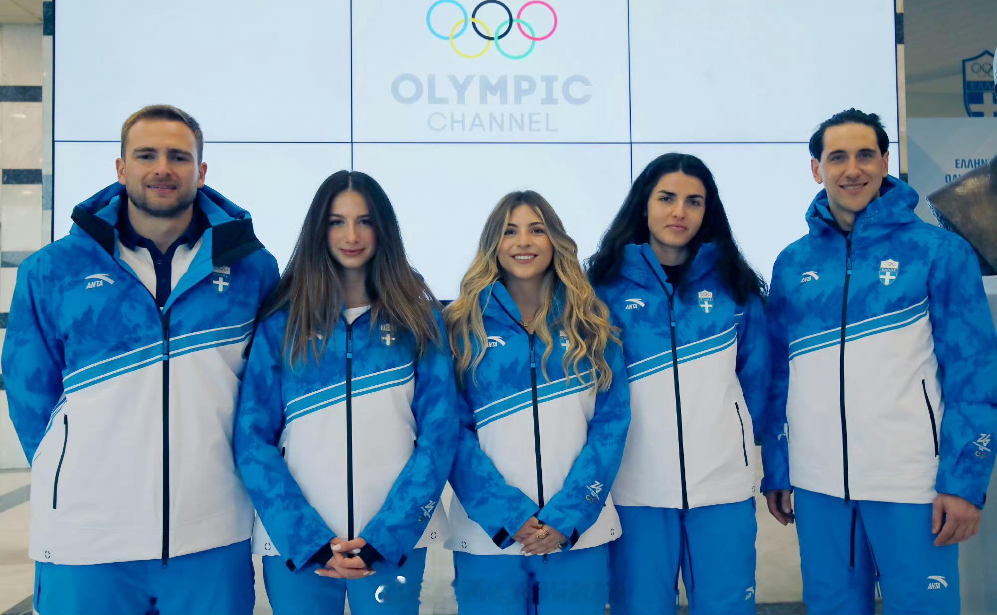 米兰开幕首支队伍出场穿的是安踏 米兰冬奥会开幕式名场面来袭！奥林匹克发源地希腊代