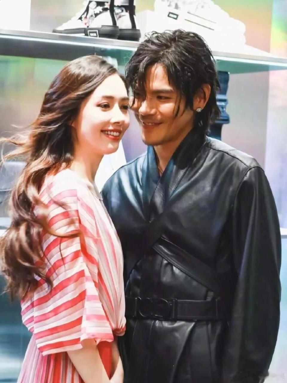 向佐给郭碧婷脱口秀首秀打call郭碧婷跨界脱口秀，向佐在线打call，喊她郭老师