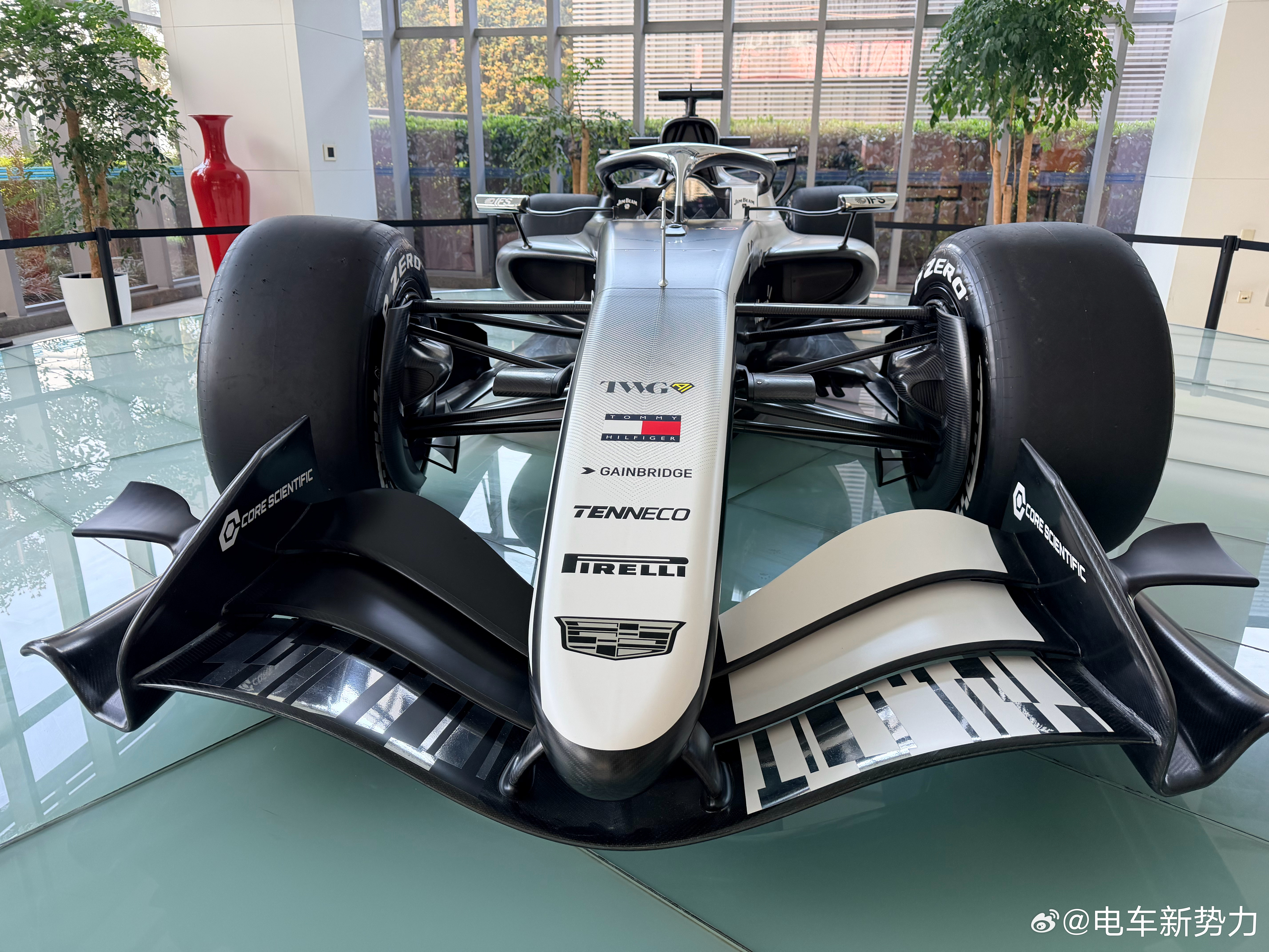 新能源汽车凯迪拉克将成为第11支f1车队 怪不得凯迪拉克的喜欢穿Tommy衣服，