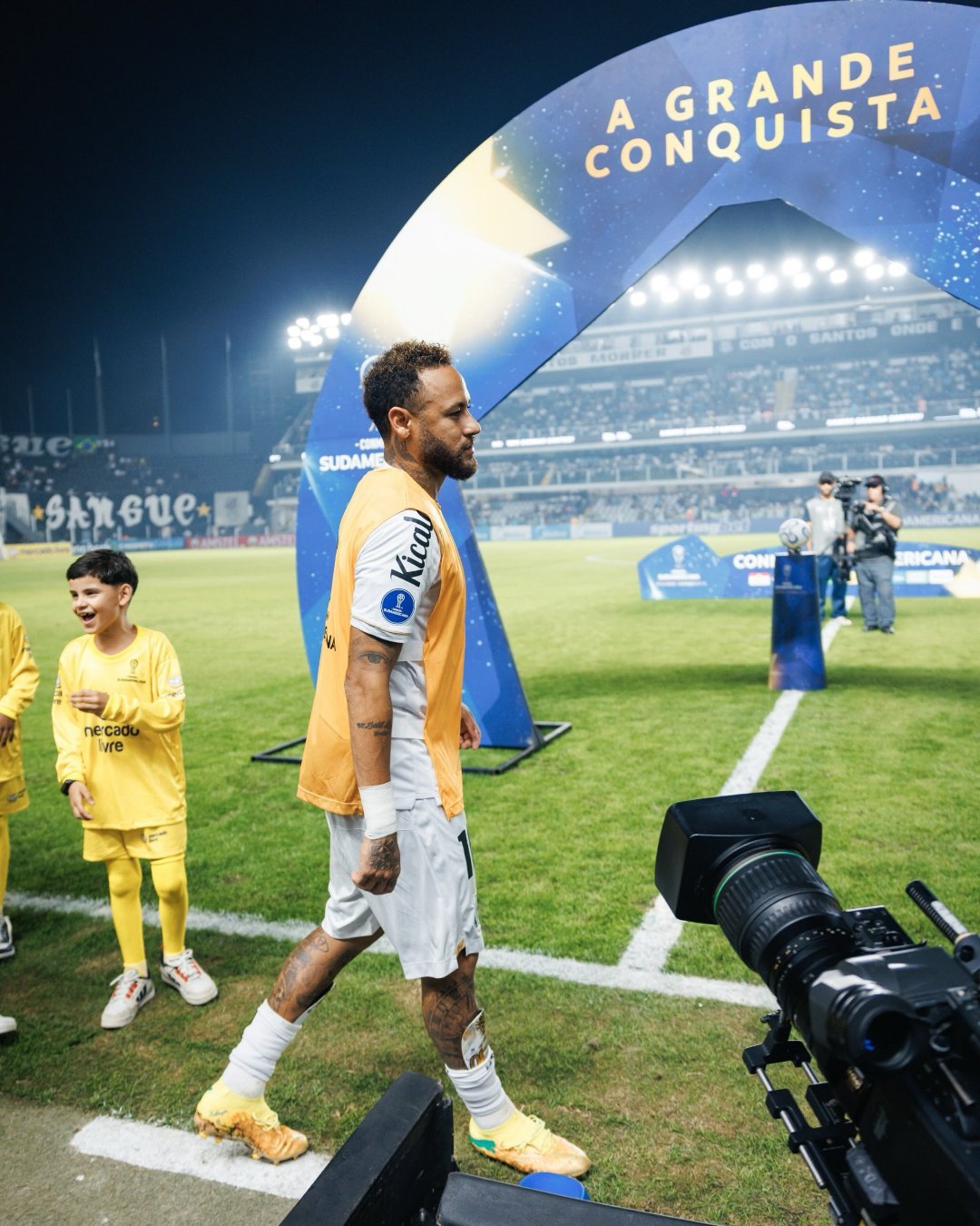 neymar 内马尔与孩子们内马尔
