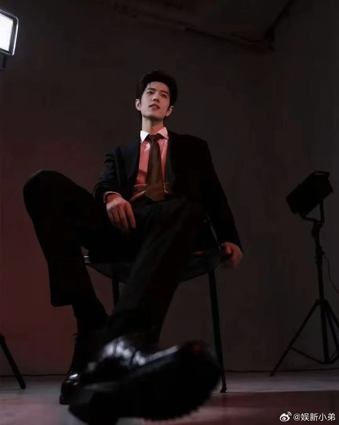 肖战陌森 到期一个烫知识，肖战是全球代言人不是永久继承人，又有多少明星能和一个品