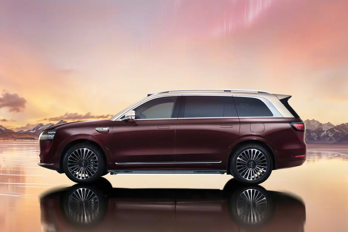 开了挺久的问界M9，真心觉得旗舰车型的底气，都藏在日常用车的细节里最让人踏实的就