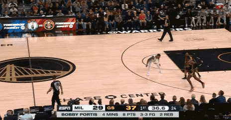 勇士有两个控场王，一个库里，一个保罗，两个人的头脑都非常冷静，攻守兼备[赞]