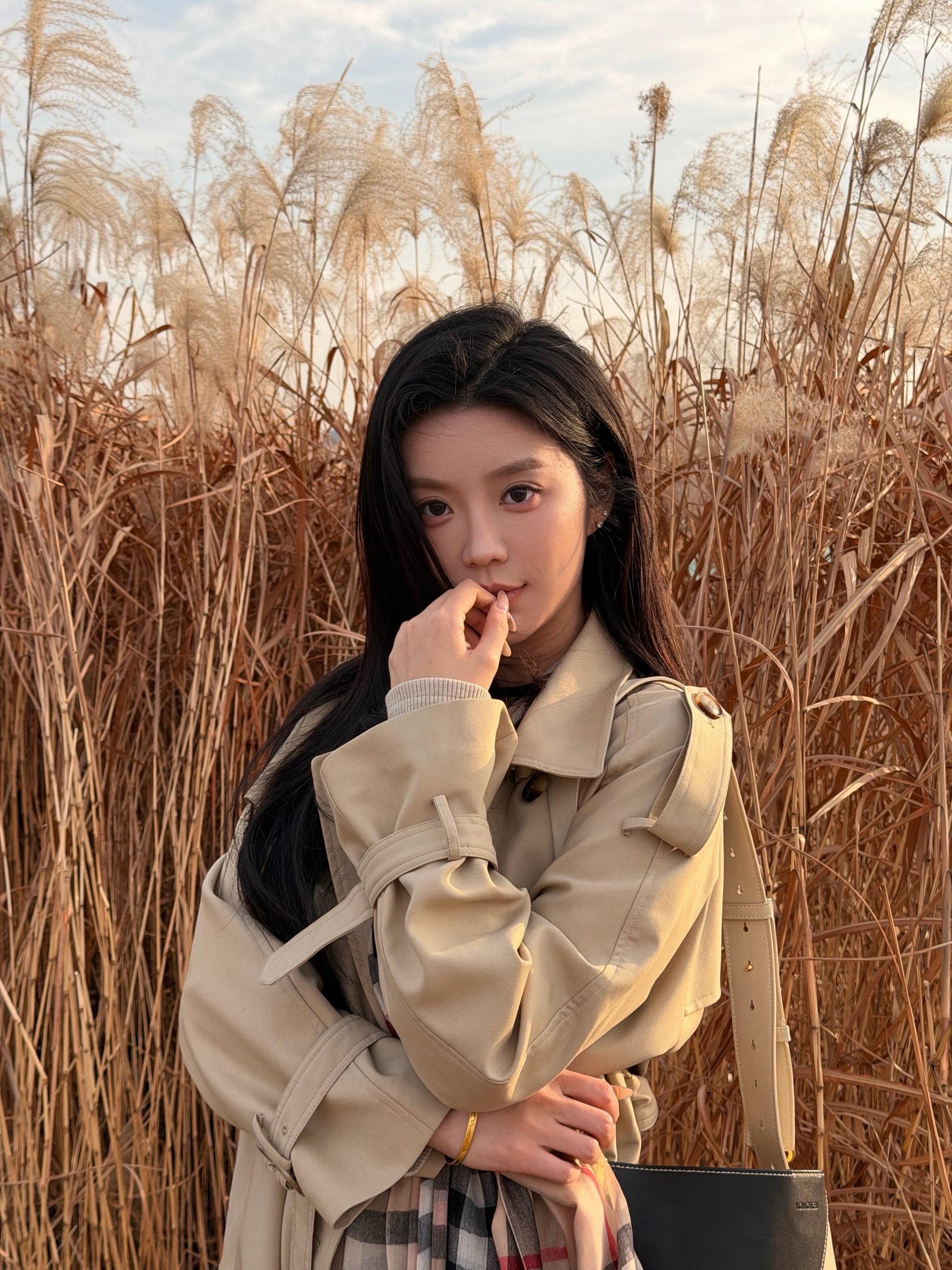 喜欢我的25岁 如果说成长注定伴随觉察的阵痛，那25岁于我，是一场幸福...