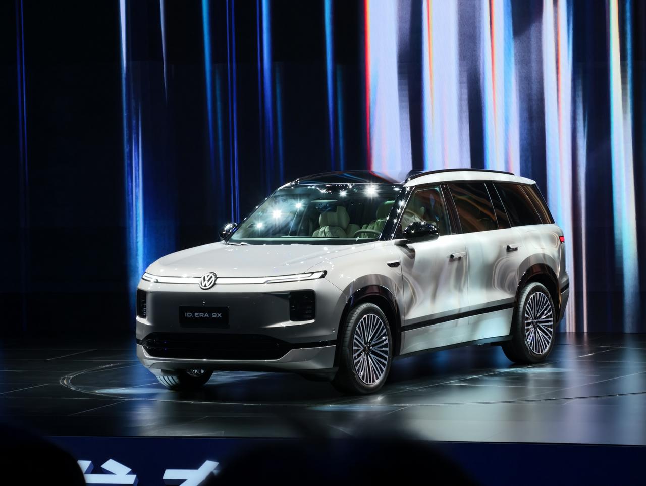 大众ID.ERA 9X 3月30日开启预售 首发Momenta R7智驾模型
3