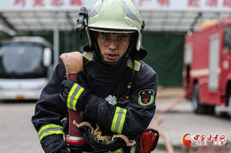 青春华章丝路逐光 【甘快看】青春华章 丝路逐光丨救援“尖刀”祁森：淬炼本色 生死