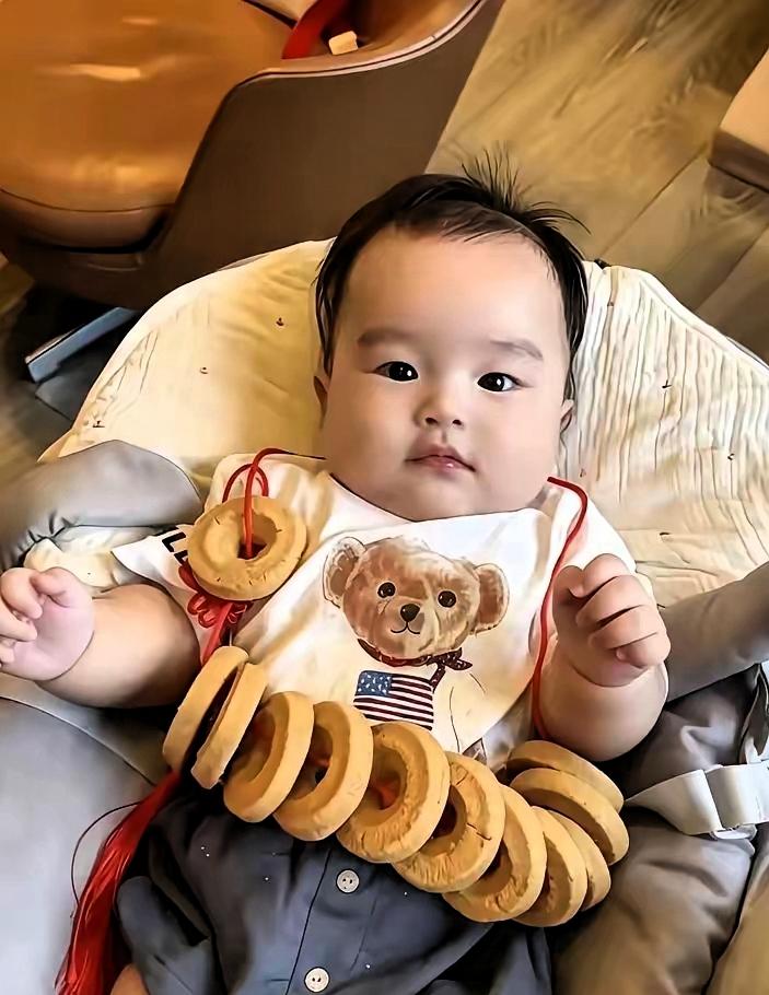 原来不管家境好坏，所有家长都会被同一个育儿难题困扰！近日马筱梅直播闲聊，罕见吐露