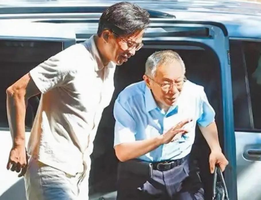 黄国昌与柯文哲的公开决裂，已经把台湾在野阵营的内部矛盾彻底摆到了台面上。这场冲突