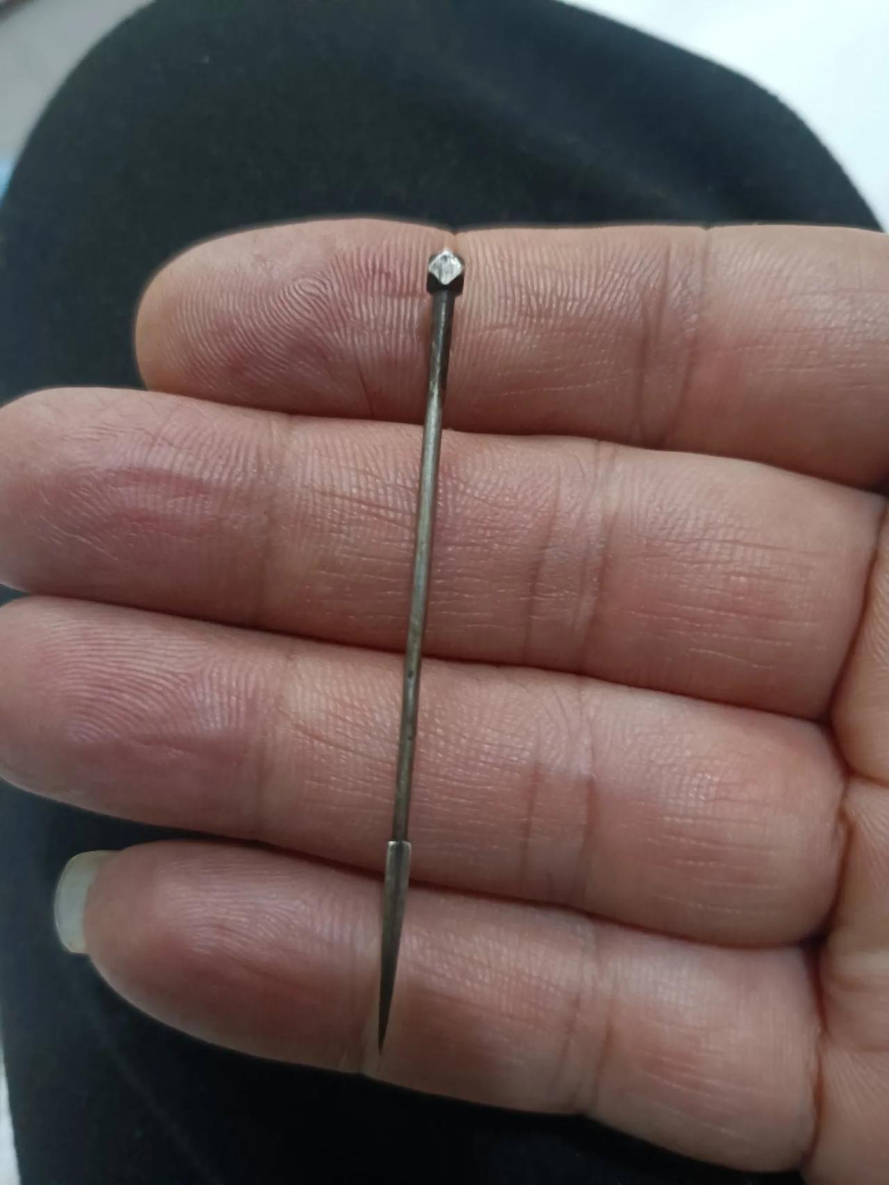[玫瑰]清代银质三棱针：中医瑰宝的怀旧珍藏

在时光的角落里，那些承载着历史与文