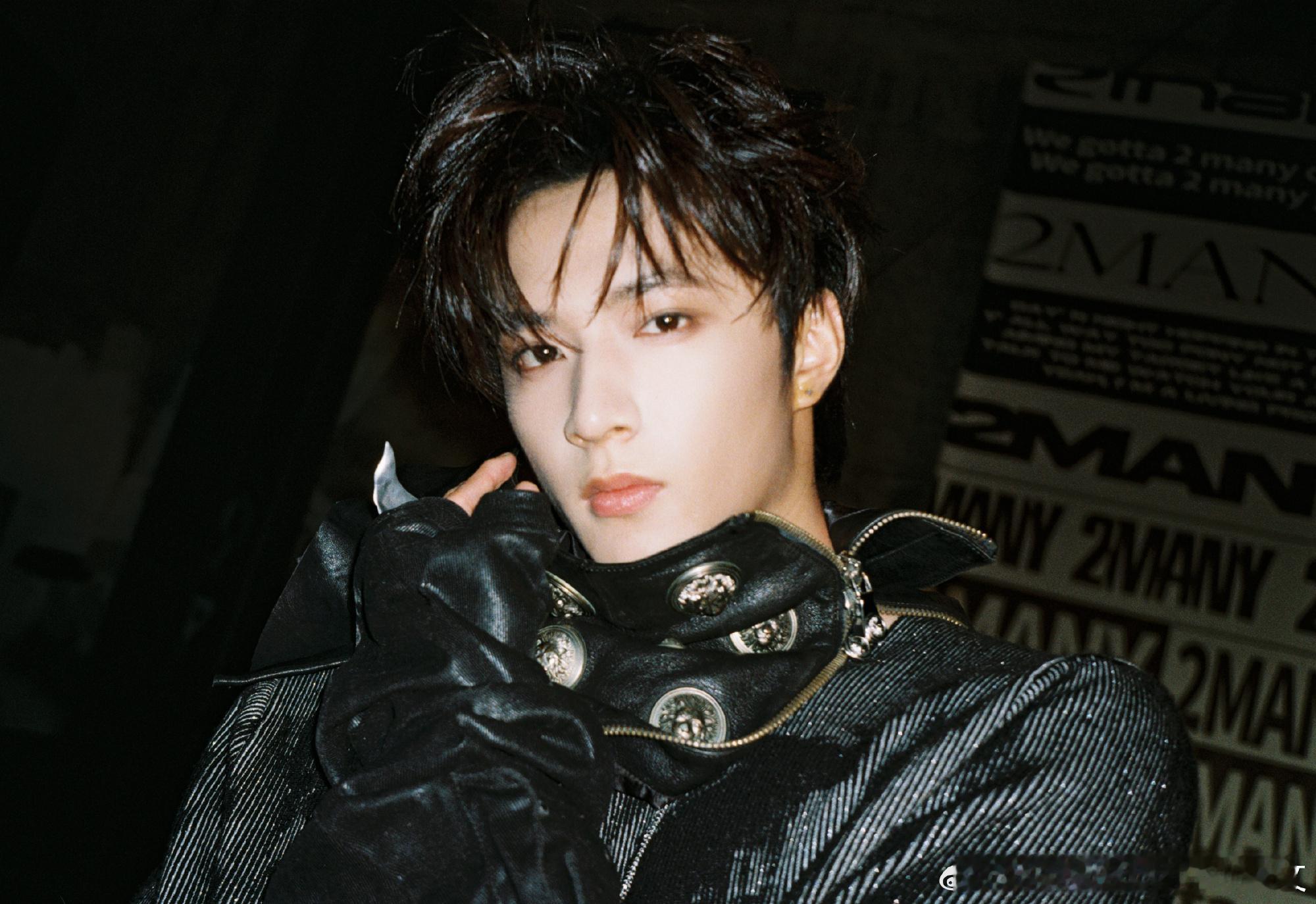 刘耀文✖️2 MANY 📷 