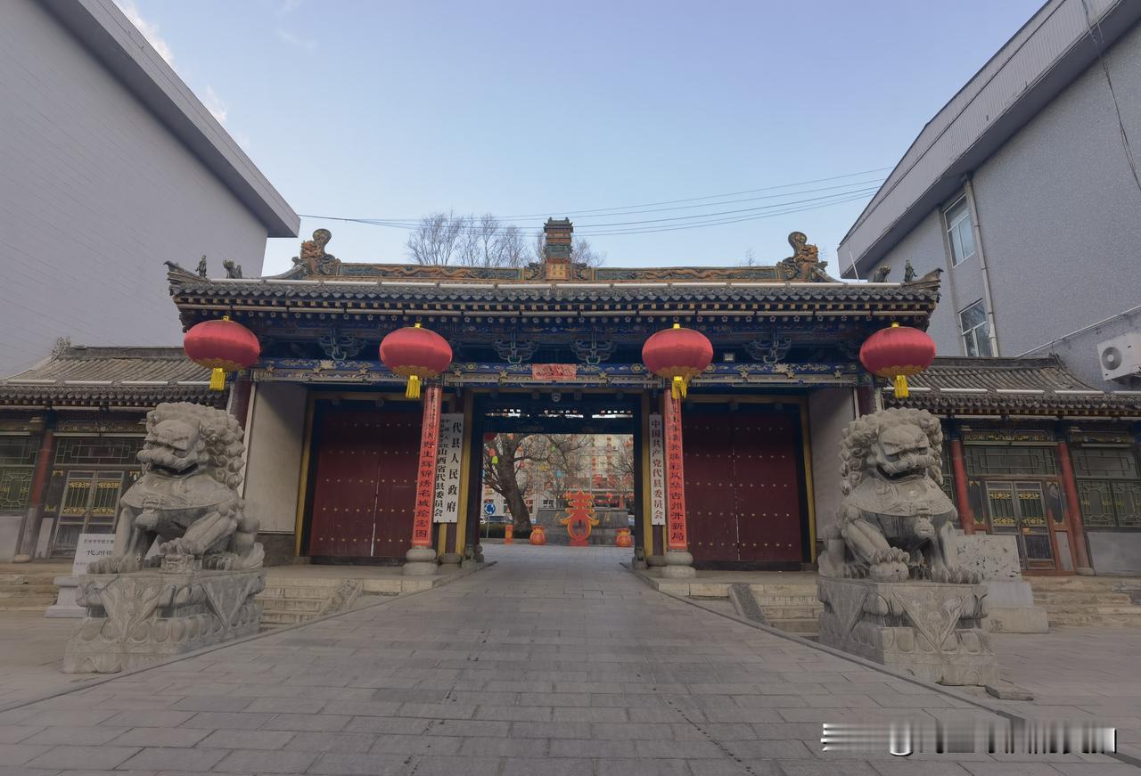 山西代县代州古城，是一座常被人忽略的小城。雁门关或许广为人知，可山西代县却少有人