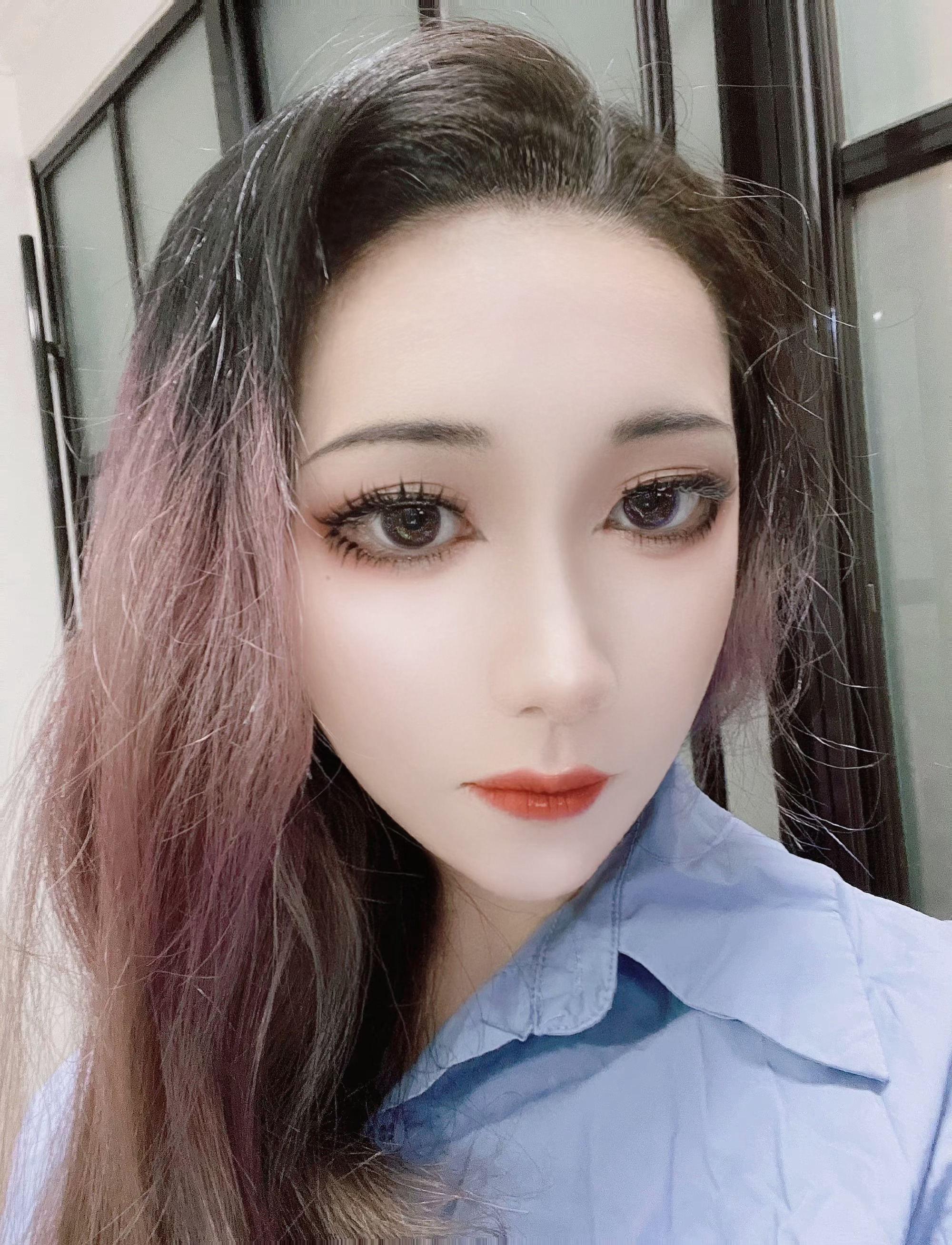 今夜梦见蓝色蝴蝶惨白到浓艳跳起舞翩翩 ​​​