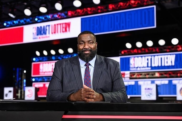 有两家消息源透露，前NBA球员帕金斯曾在新赛季揭幕战开始前联系凯尔特人想缓和关系