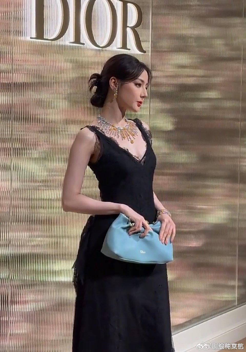 迪丽热巴美成神了迪丽热巴的珠宝消失术 迪丽热巴美成神了，真的绝了 