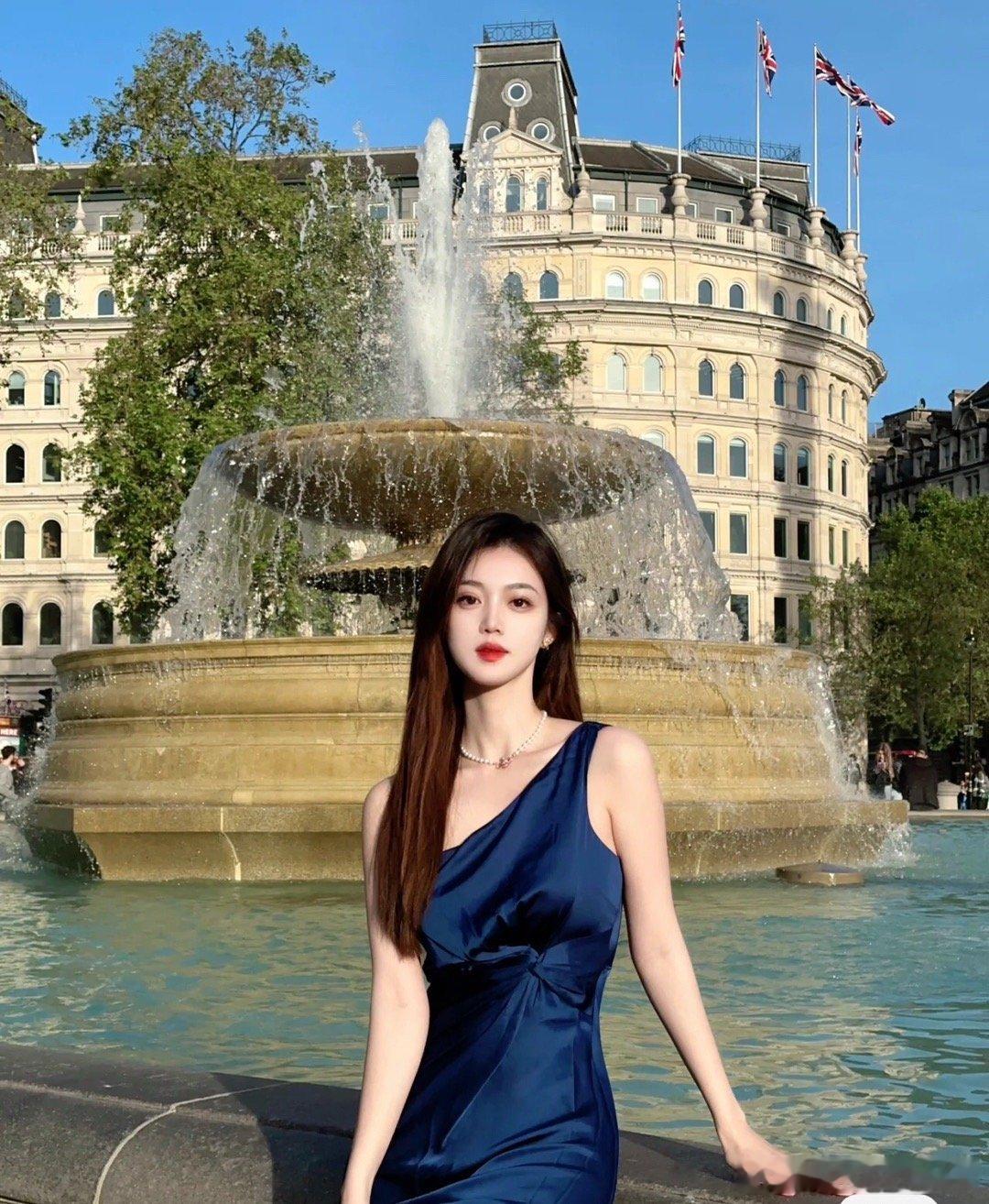 【午评】市场早盘震荡反弹，创业板指领涨。截至收盘，沪指涨0.29%，深成指涨0.