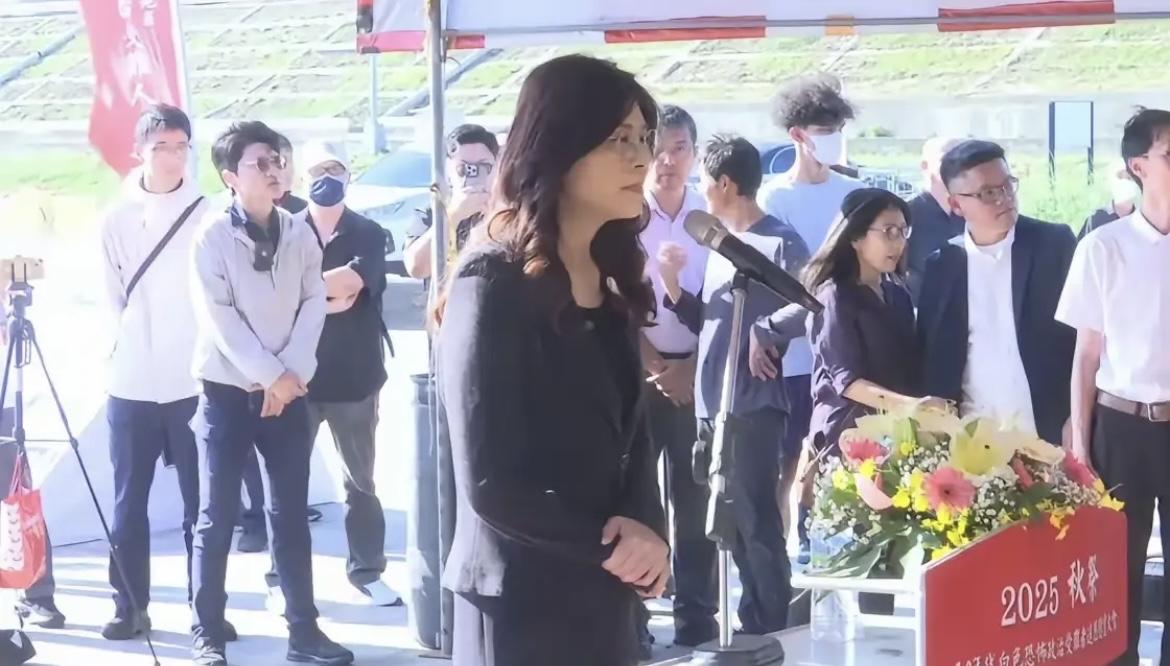 马英九们借100个胆都不敢做的事，郑丽文干得干脆利落！马场町祭拜吴石烈士，马英九