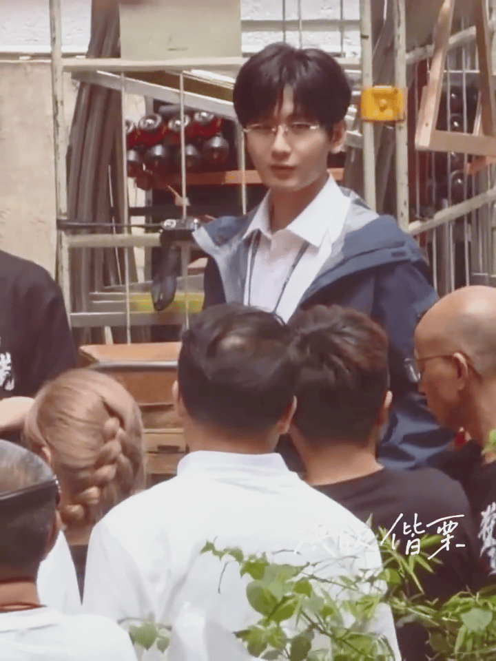 啊啊啊啊…小咪太可爱了挑眉杀 歪头杀…这谁能顶得住呀