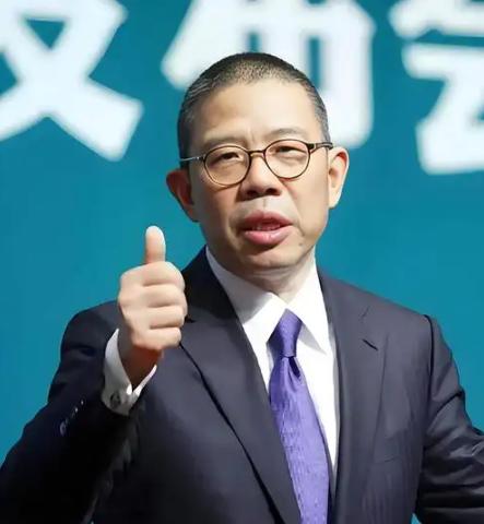 这一个亿，究竟打了谁的脸？

2025年11月，首富钟睒睒，豪捐1个亿。

这一