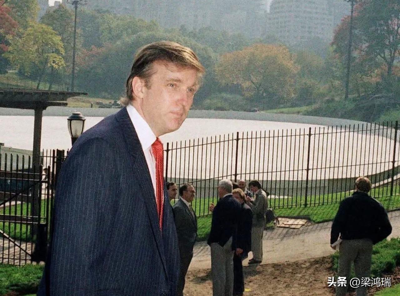 关于特朗普的一个真实的故事，纽约的中央公园里，有一座特别受欢迎的露天溜冰场，叫沃