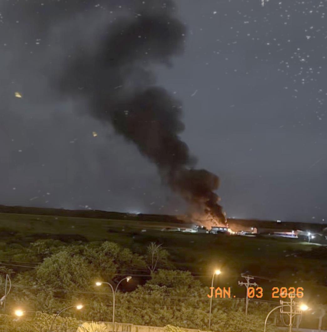 终究还是动手打了，美国总统特朗普刚刚下令美军用擅长的空战对委内瑞拉境内发起了空袭