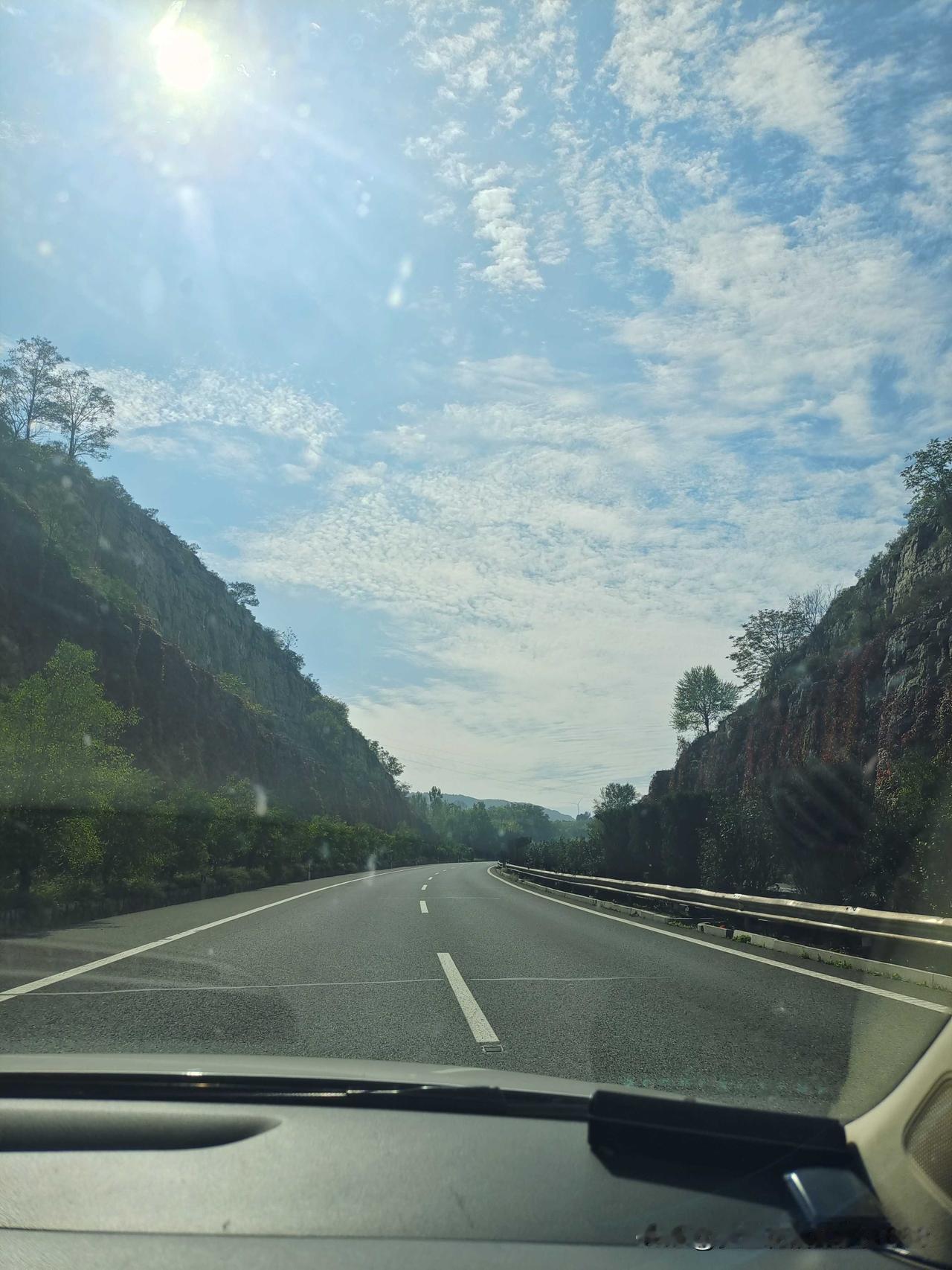 每天一更，成了习惯
既然想起来了
那就继续打卡吧。