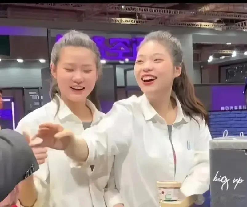 傲慢的代价！两位宝马mini小姐姐微微一笑，做掉了宝马几百亿市值，这手段堪比索罗