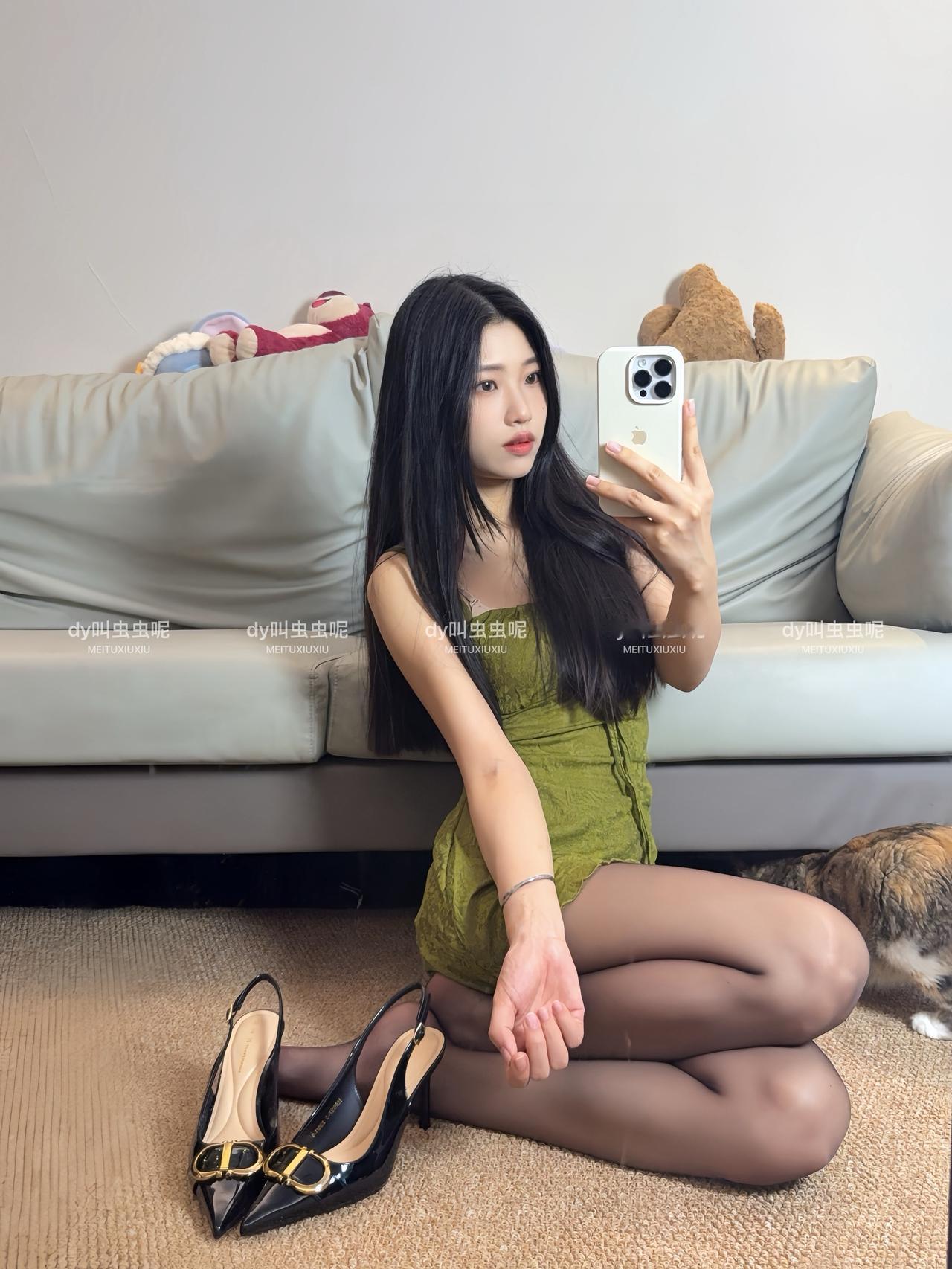 我更喜欢什么都能给我我的人
 居家辣妹自拍 涞觅巧克力 涞觅润丝 辣妹居家随拍