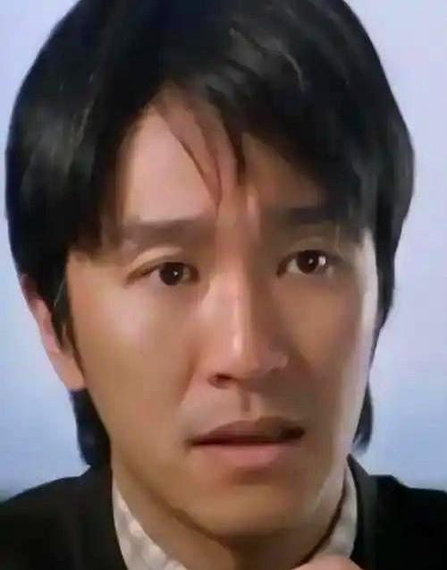 娱乐圈最拧巴的事，大概就是周星驰这种把戏抠到极致的人，偏偏总被贴上“难相处”的标