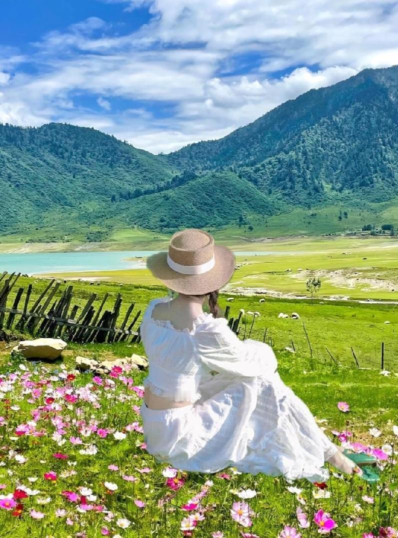 很多女性到了更年期，都会莫名浑身难受，这种疼和普通磕碰完全不一样。大多是浑身游走