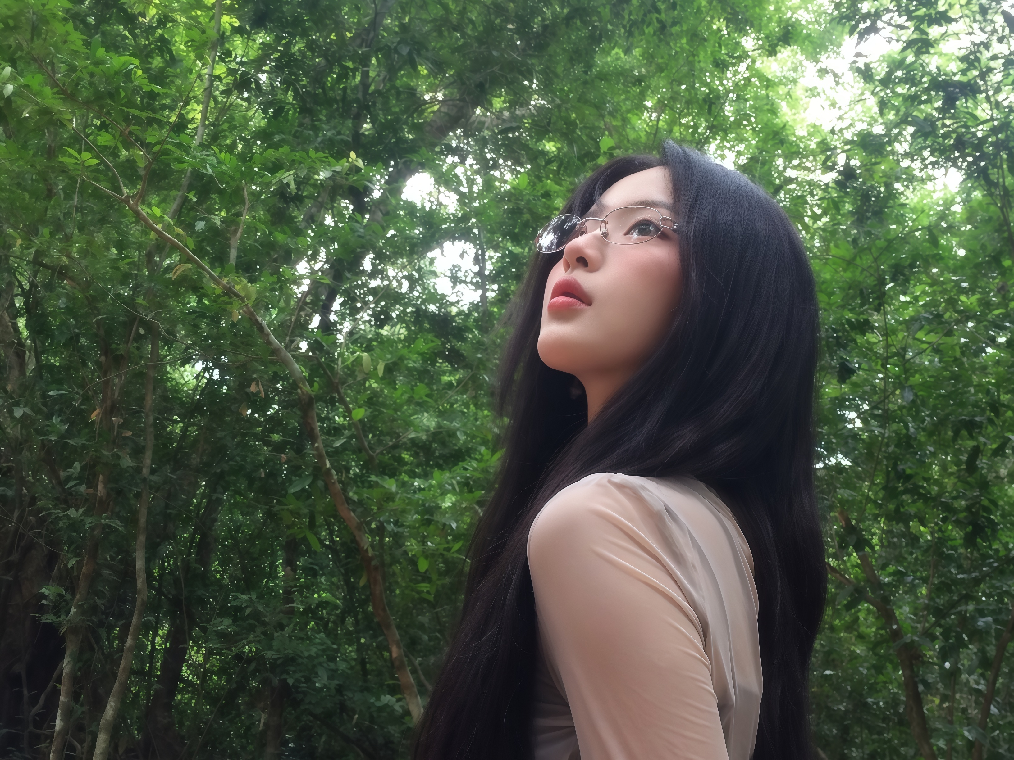 杨超越[超话] 向下扎根，向上生长。杨超越 ​​​