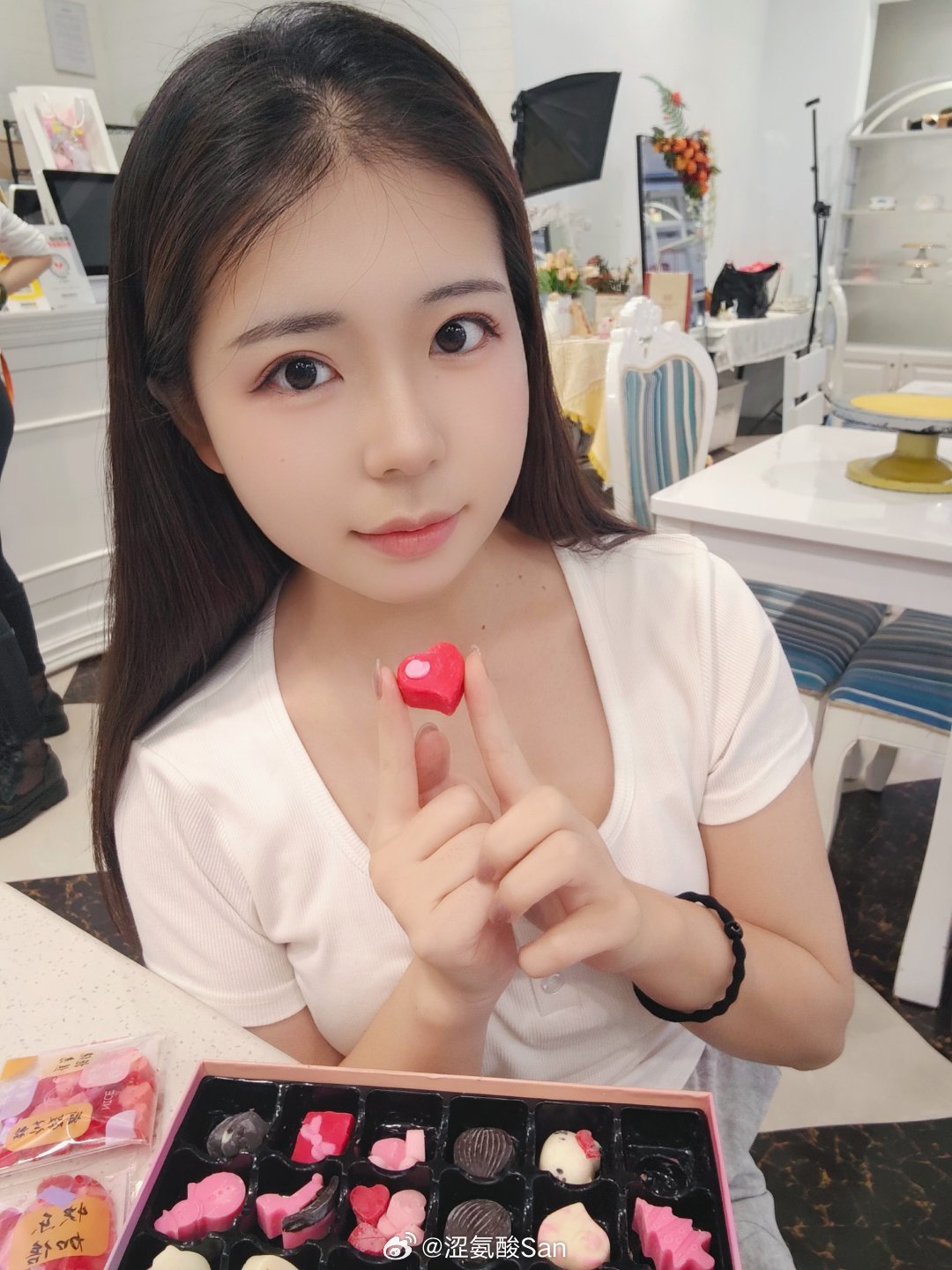 去做生日回礼的巧克力啦不过我没敢吃[doge]收到的宝宝可以替我品尝一下（第一次