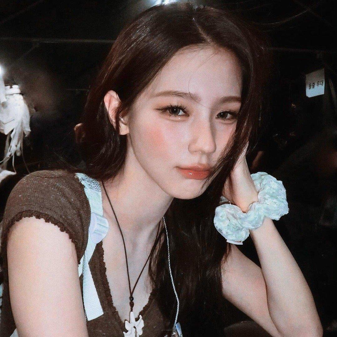 𝚂𝚑𝚊𝚛𝚎-｜氛围感女生头像 赵美延 姐感 