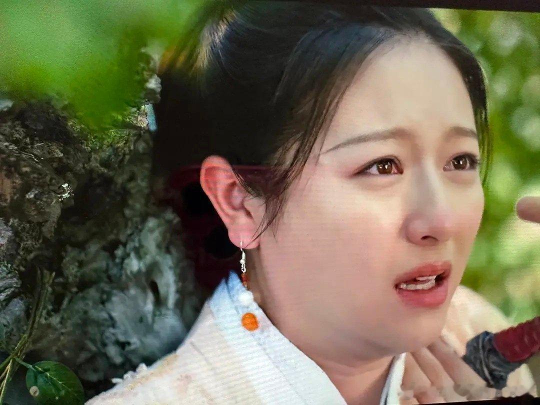 李兰迪是因为胖还是真的没脖子？ ​​​