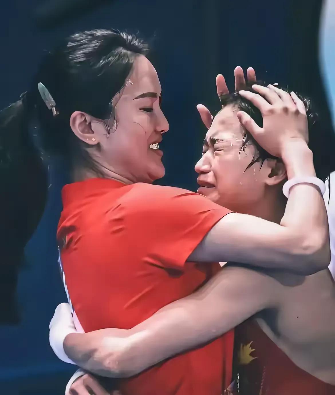 【再看全红婵的哭】农家子弟，小小年纪，靠自己努力闯出一片天地，取得令人瞩目的成就