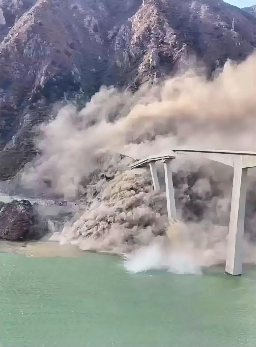 四川阿坝州红旗大桥垮塌，地质勘探或成关键焦点
 
近日，四川阿坝州马尔康市双江口