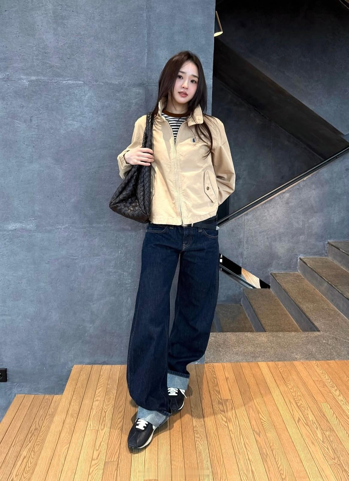 穿搭分享 连续更新第2794天韩国时尚女生日常搭配周日了北京在下沙子韩系穿搭超能