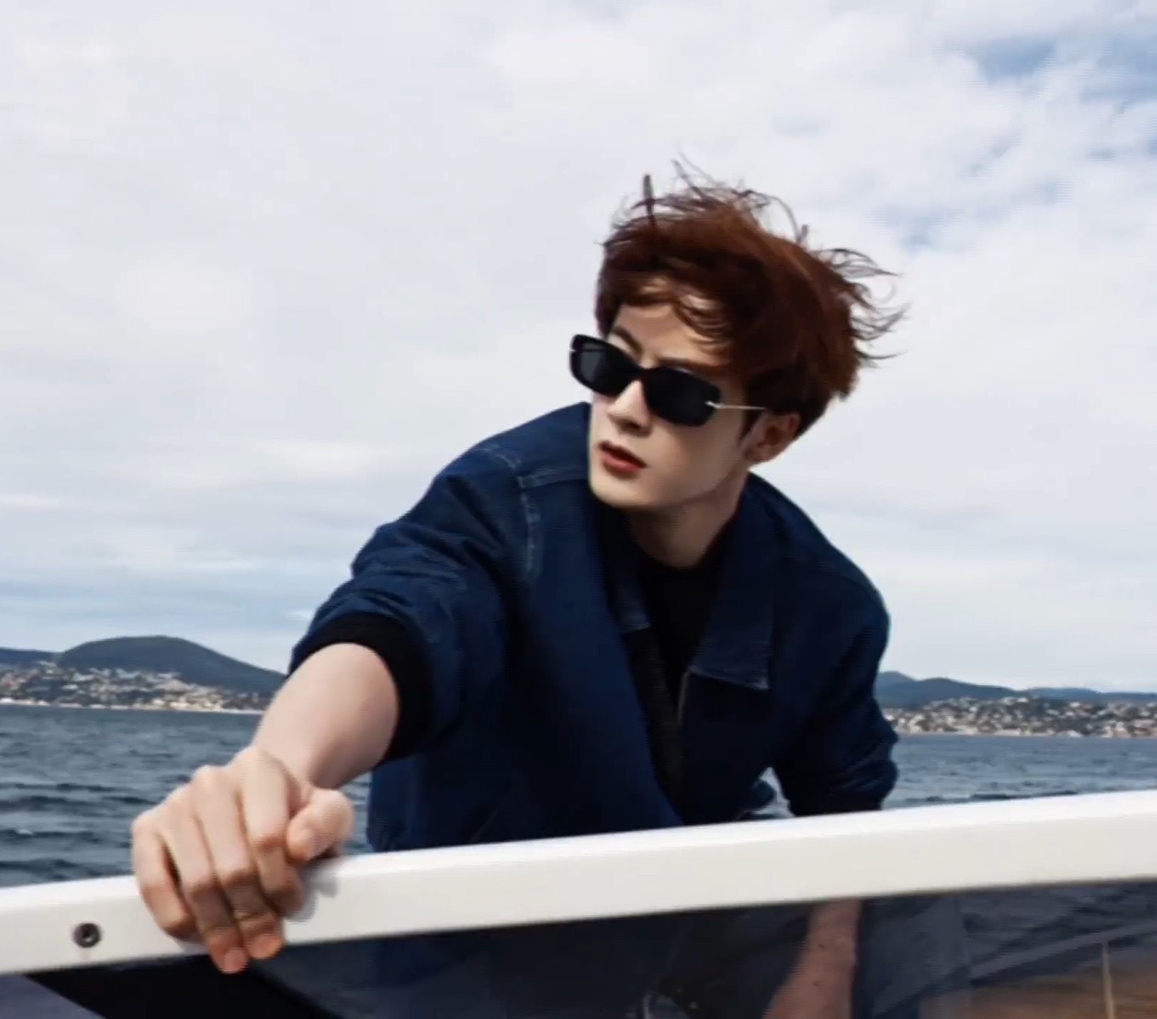 无论看多少次这张帅脸还是会被帅晕