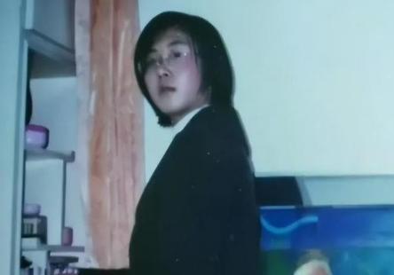 2000年，一对辽宁夫妇借了8万元将女儿送出国留学。可几年之后，女儿就再无音讯。