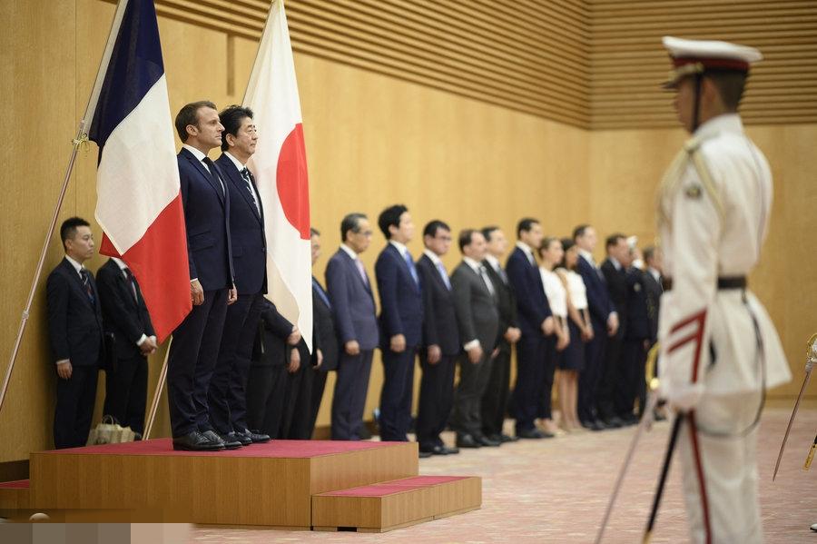 面对中国对日本的两用物项项管制政策，时隔一个月之后，法国政府外交部副发言人表态，