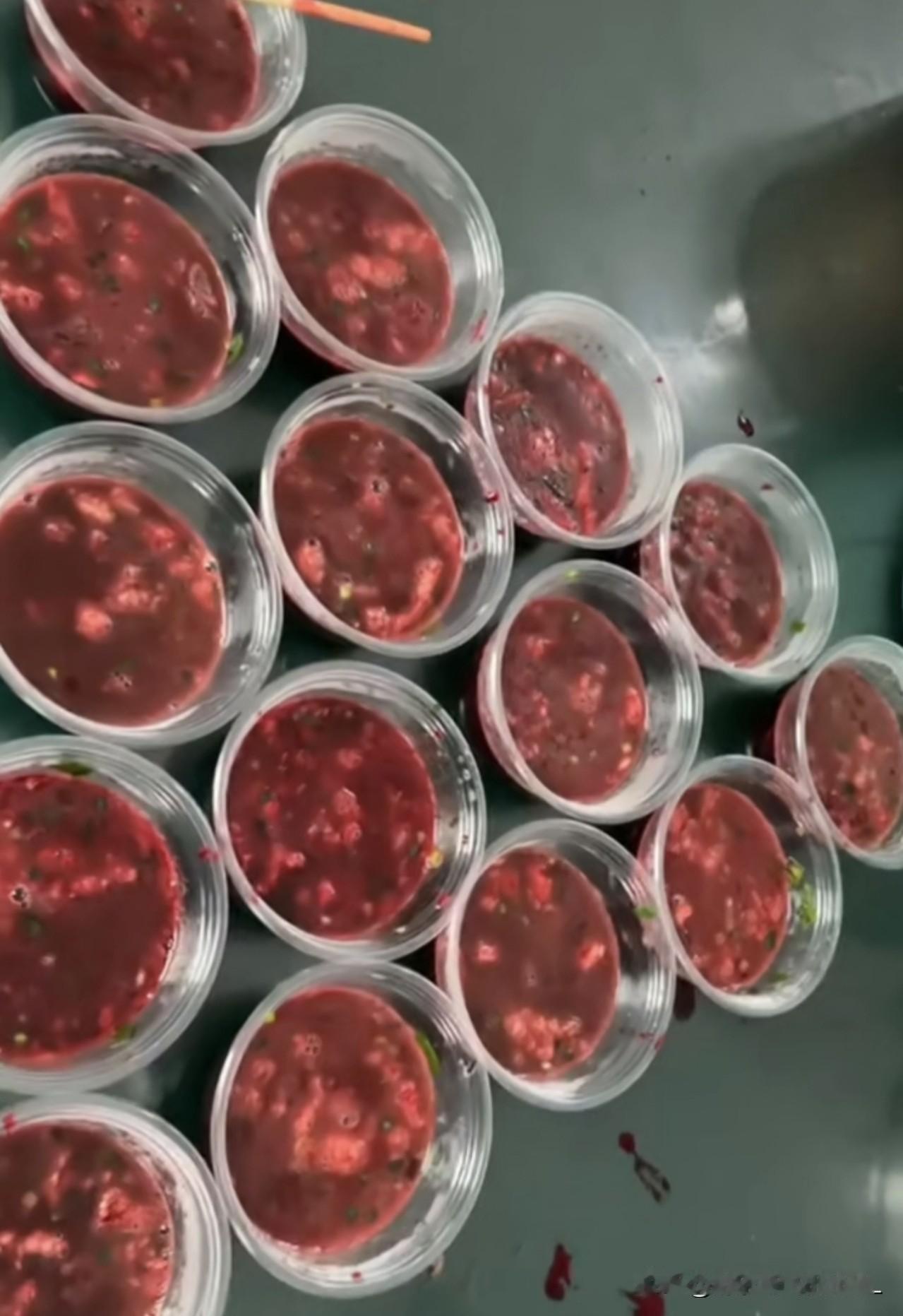 发一张照片证明你是广西的
这个杀猪宴的果冻大家有吃过吗