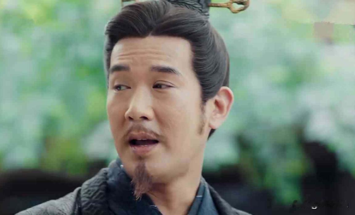 清朝时期，有一个捕鳖人欠冯生钱，偿还不起，捕到老鳖就献给他。一天献来很大的鳖，额