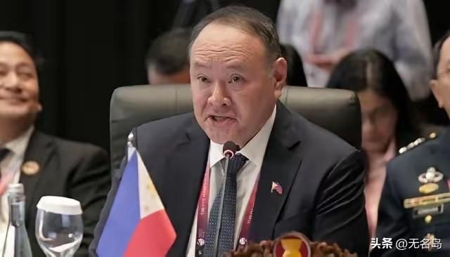 菲律宾警告中国：“如果中国还在黄岩岛附近驻扎解放军的话，菲律宾就会联合周边的国家