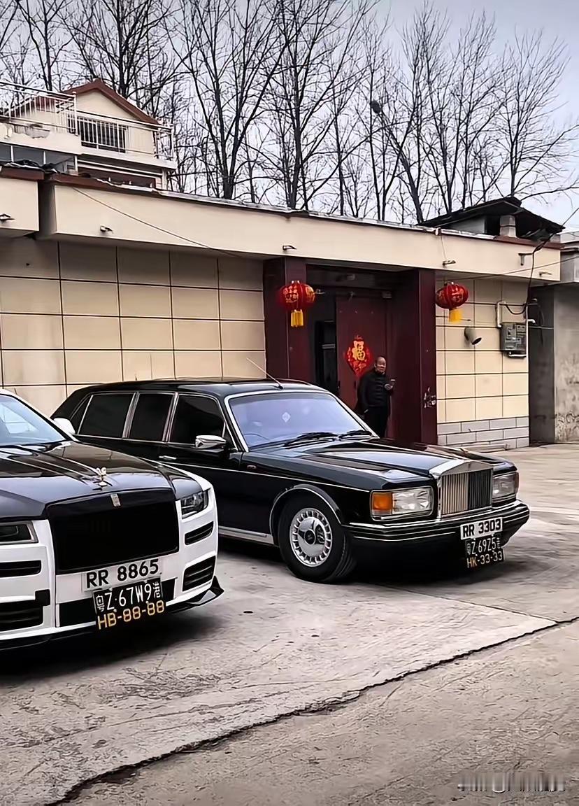 请问一下这二部车，哪部更贵