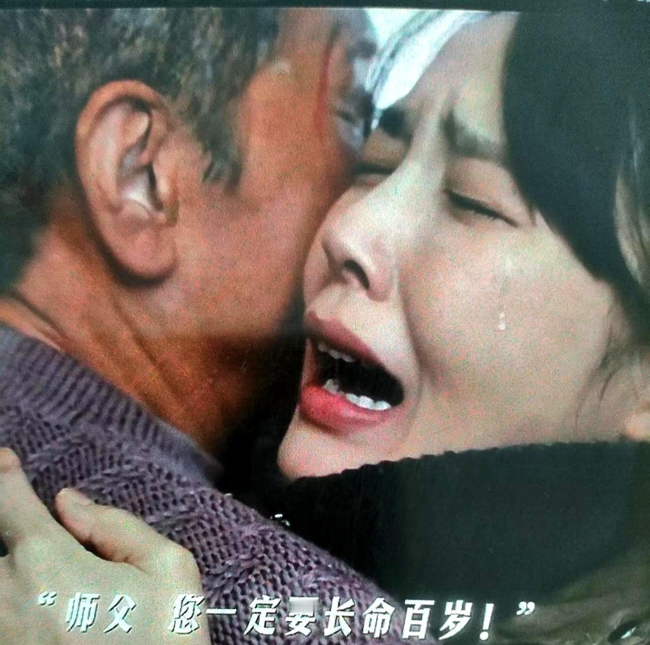 谁说真正的疼爱一定要挂在嘴边？
《重器》里，郭达杰生病住院后，最让人破防的不是病