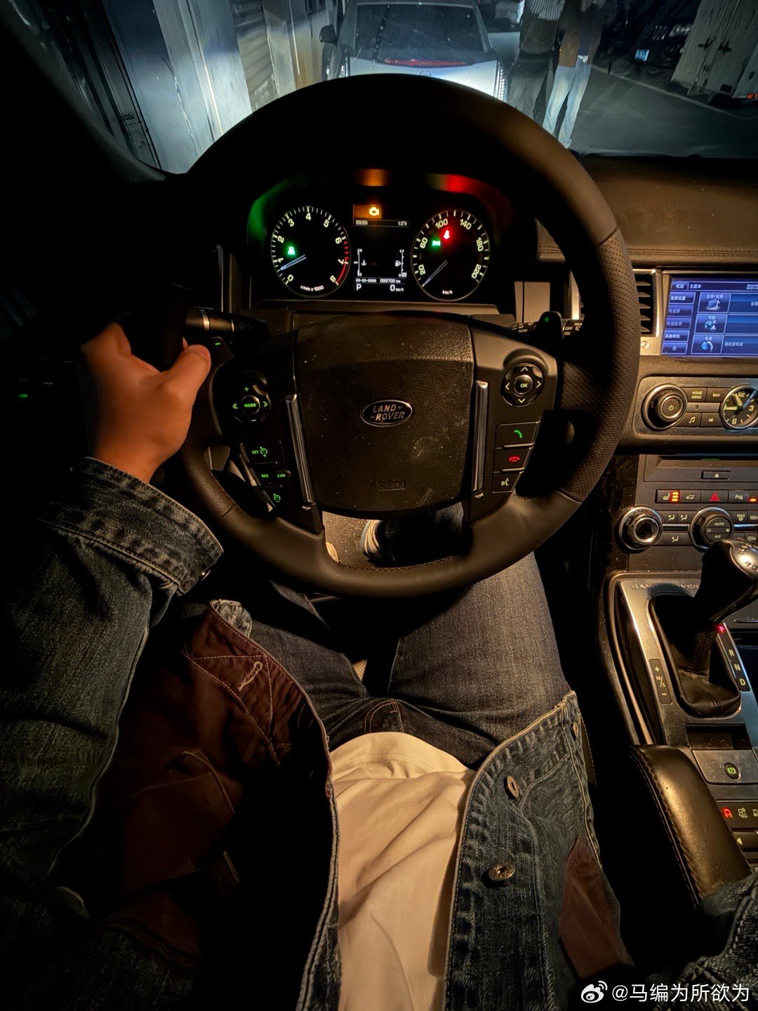 哥们弄了台当年落地170万的 5.0V8路虎揽运，我一脚地板油，发动机就蹦故障码